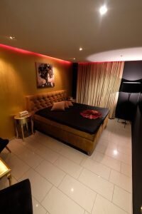 Erosworld Zurich Elvetia, club premium, job erotic, maseuze